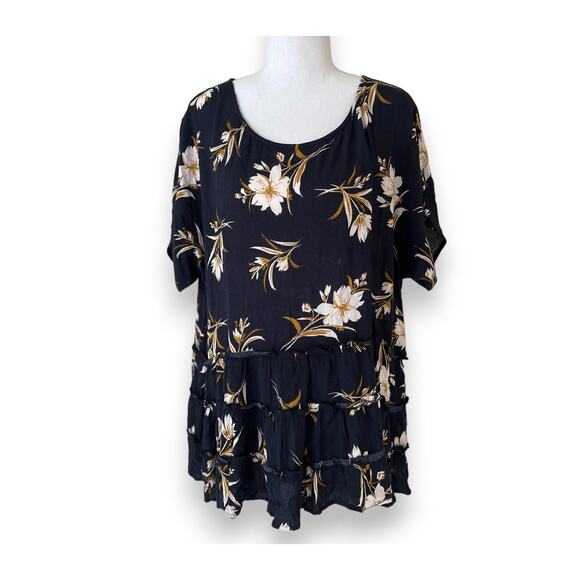 BaeVely Floral Tunic Blouse, Hi Lo short sleeve - Size M - Picture 1 of 4
